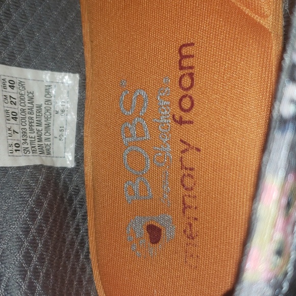 Bobs from Sketchers memory foam slip on shoes with kitties. - Picture 5 of 5